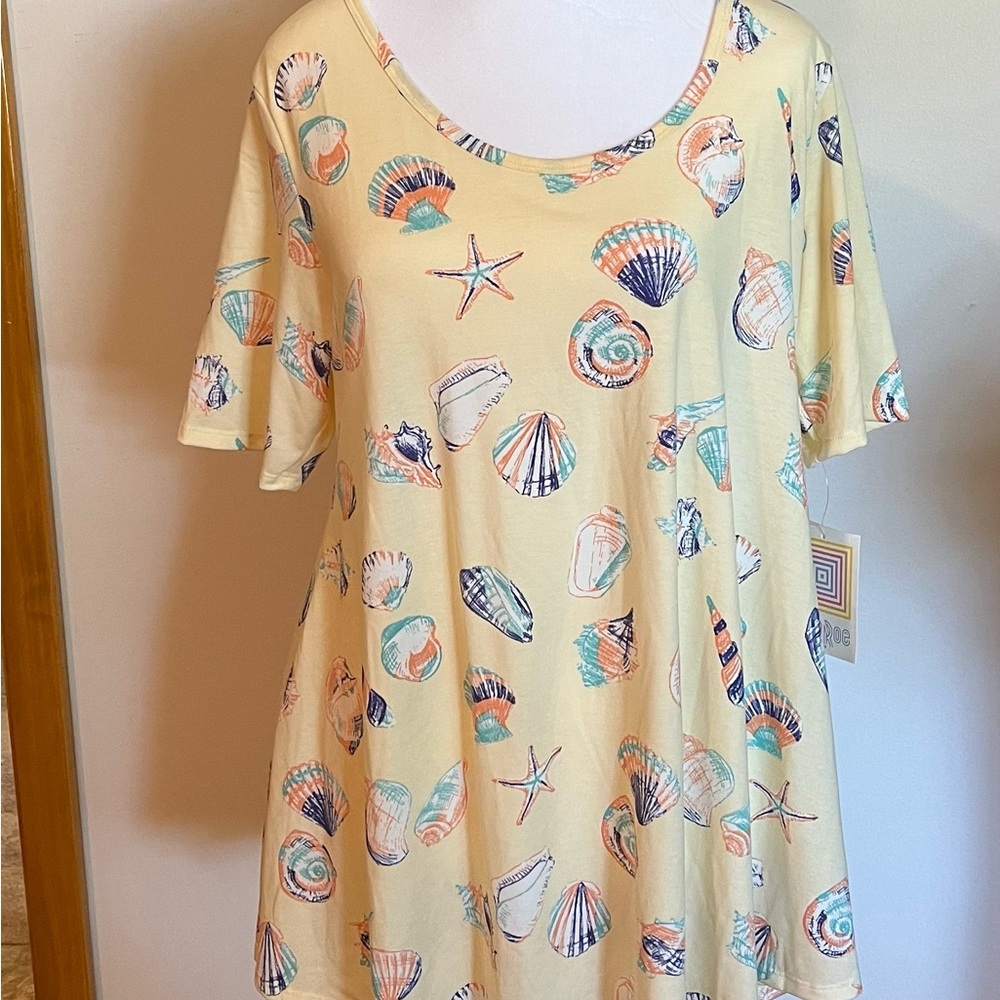 NWT LuLaRoe Perfect Tee with shell design